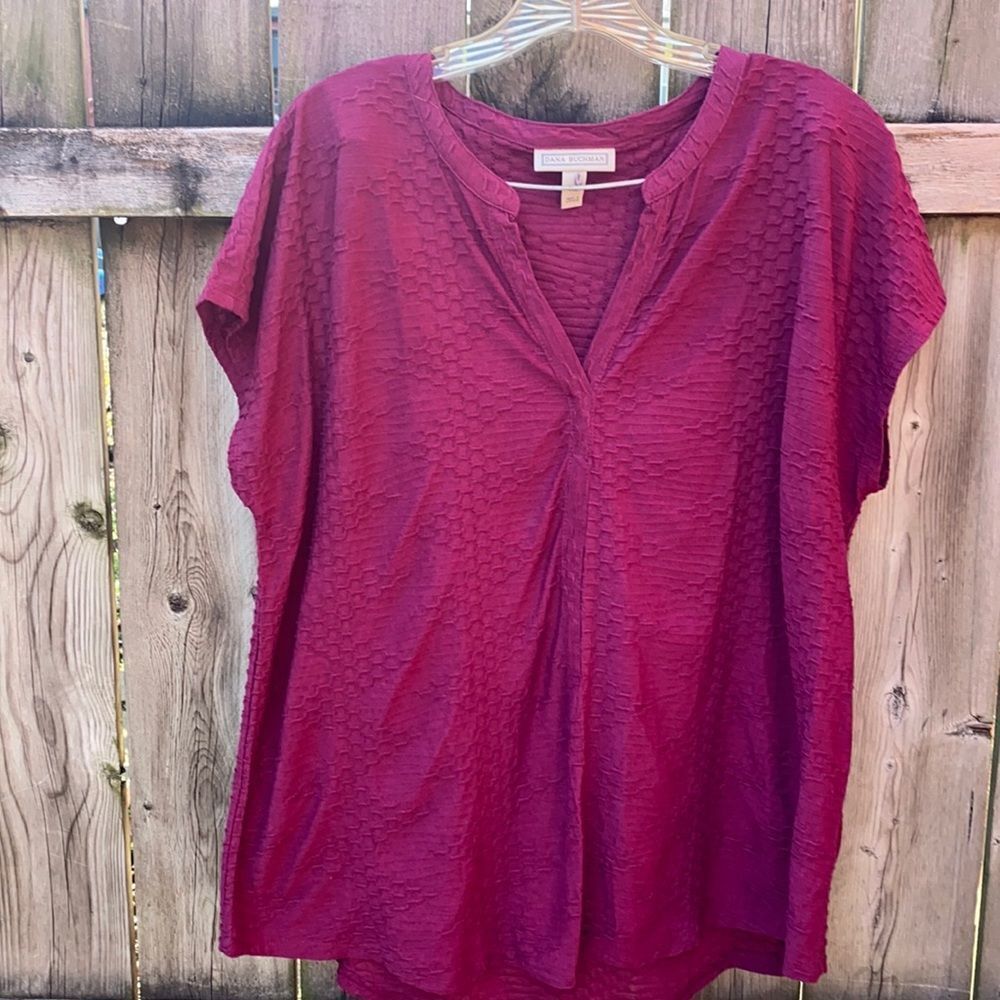 Dana Buchman textured top sz. XL